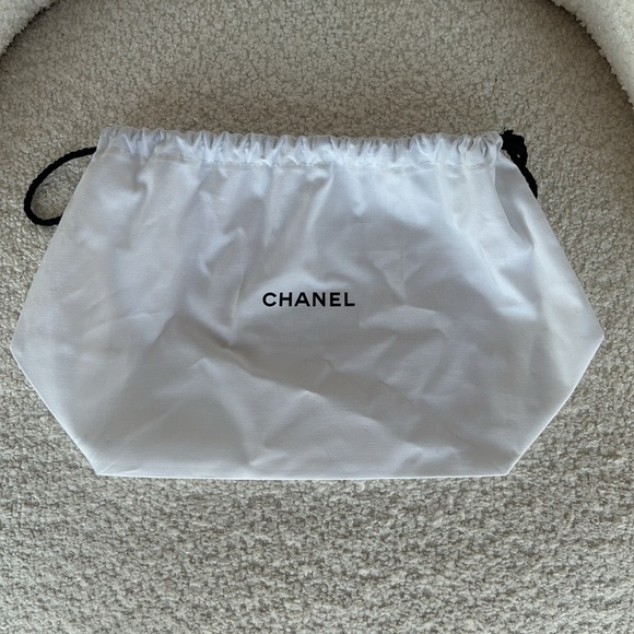 COPY - Chanel White Cotton Drawstring Bag - Picture 4 of 8